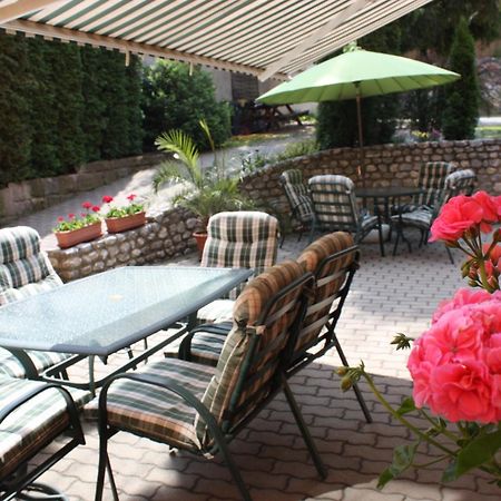 Bed and Breakfast Europa Panzio Eger Esterno foto