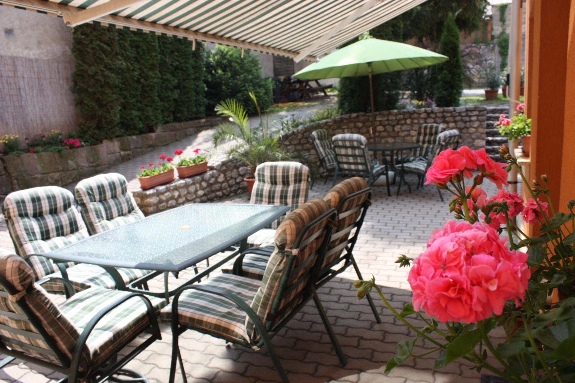 Bed and Breakfast Europa Panzio Eger Esterno foto